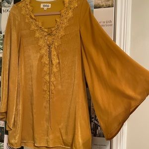 Women’s Bell Sleeve Velvet Lace Up Dress